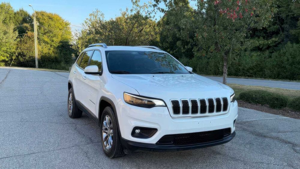 Jeep Cherokee Latitude Plus      2019