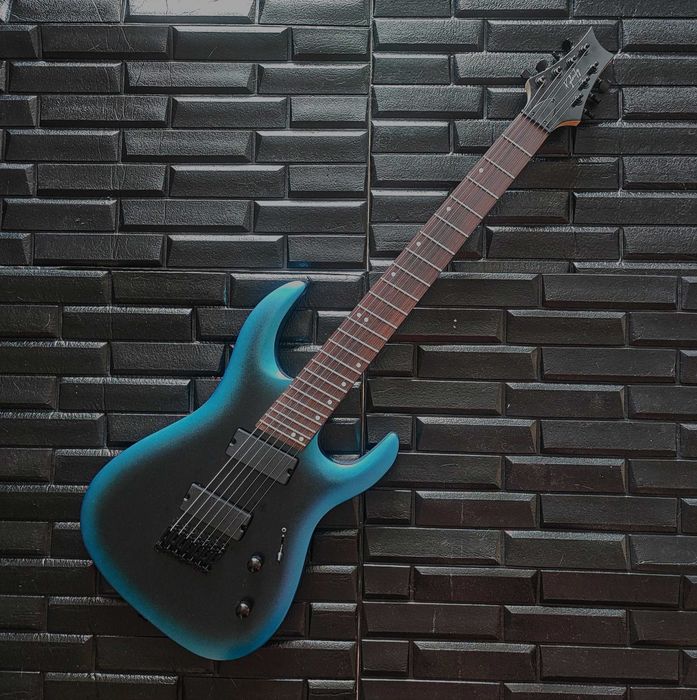 Електрогітара 7-струнна V-glorify