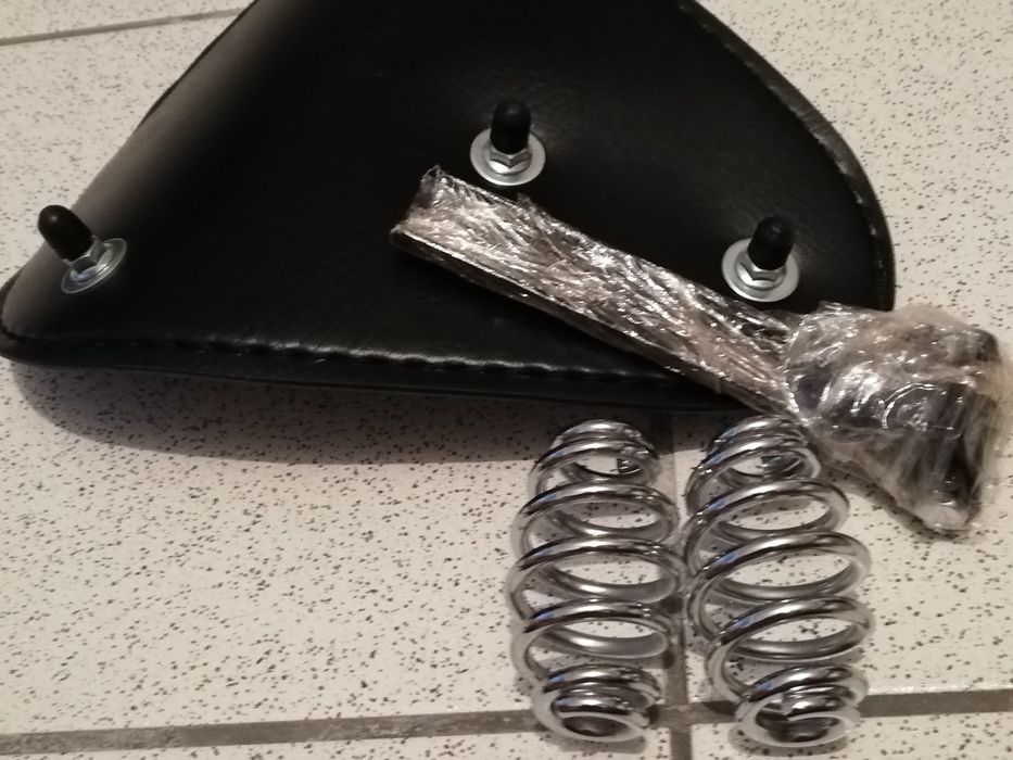 Banco de molas castanho Harley low profile