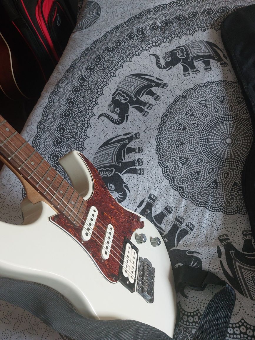 Guitarra Yamaha Pacifica 112V lindíssima