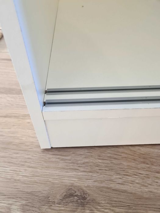 Guarda roupa semi novo 2 portas de corrrer