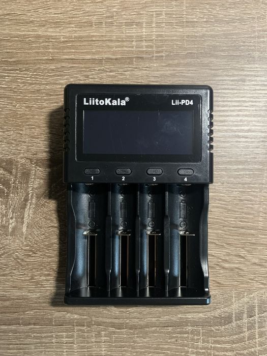 Універсальний зарядний пристрій LiitoKala-PD4