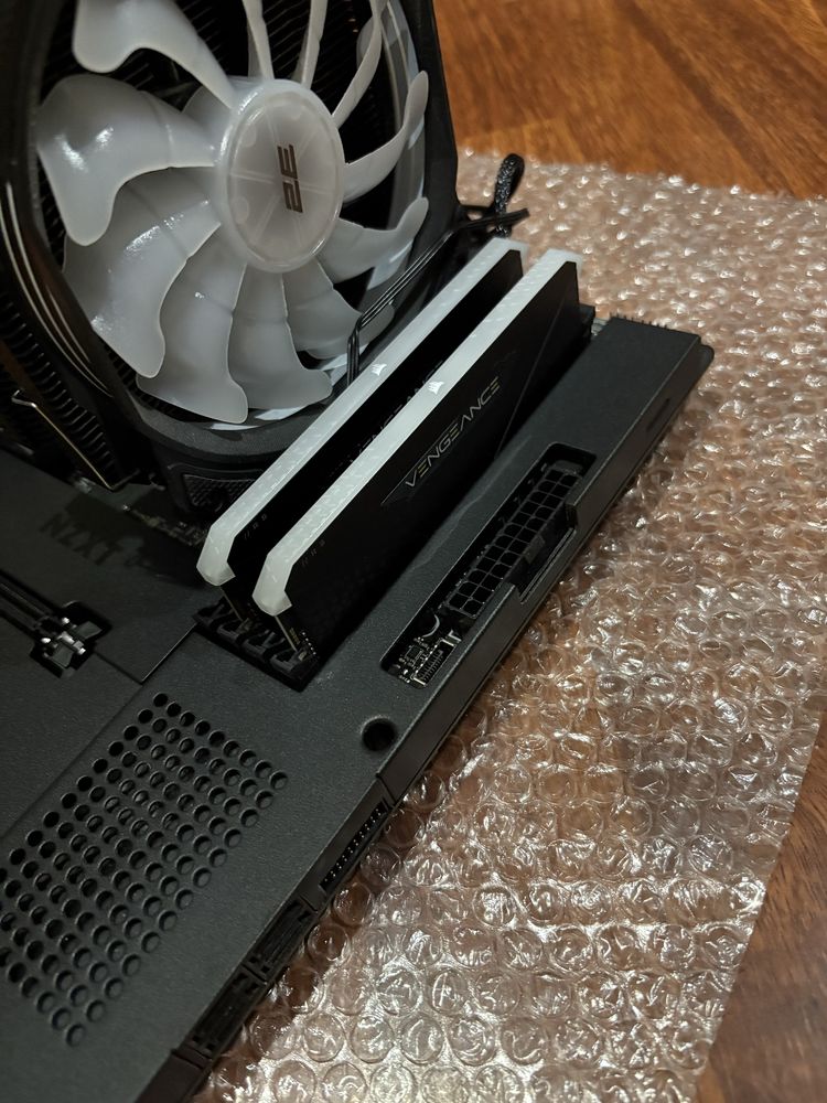 intel i7 10700k + NZXT N7 z490 Black + Corsair DDR4 32GB RGB  + Кулер