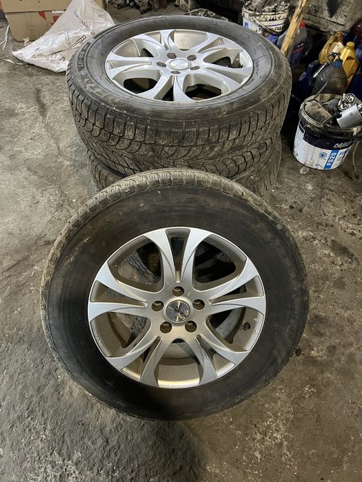 Продам колеса з зимньою резиною 235/65 R17 108H розболтовка 5*114.3