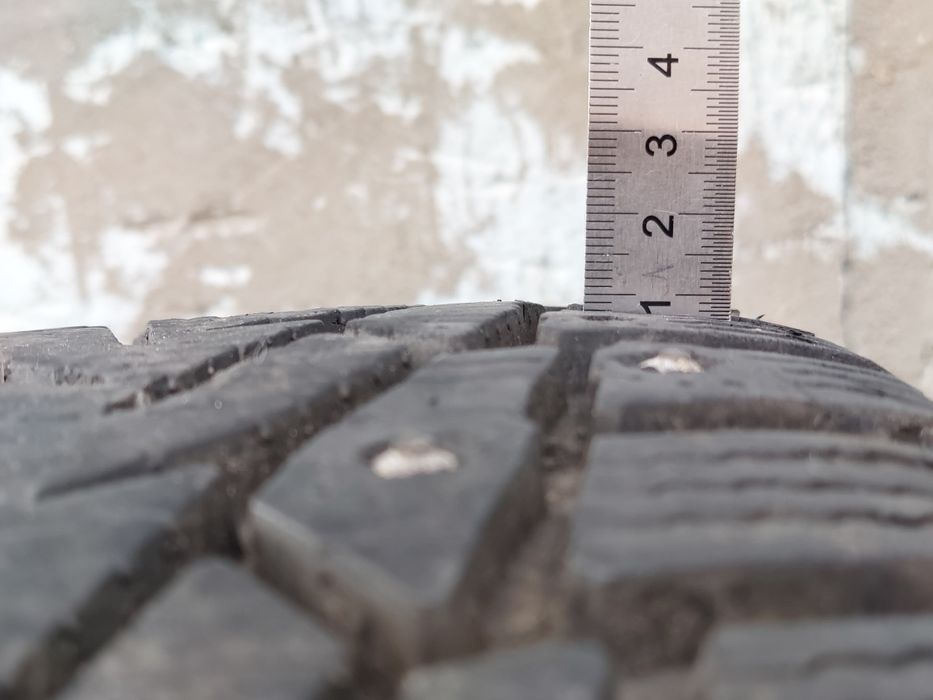 Комплект 15" колес: штампованные диски 5½J × 15 H2  + Nokian Nordman 7