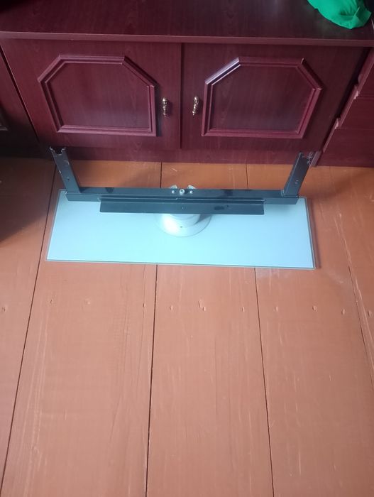 Величезний телевізор, домашній кінотеатр Philips