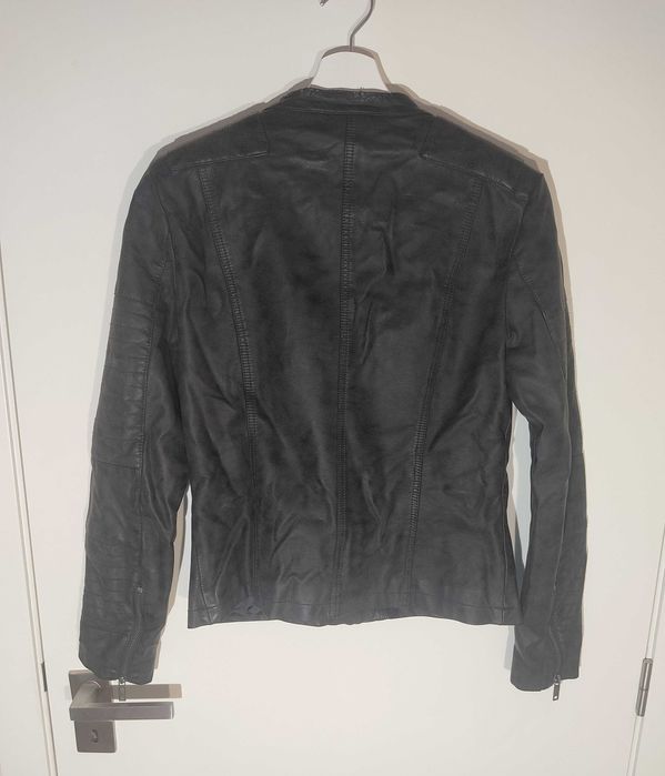 Casaco em napa C&A Tam M