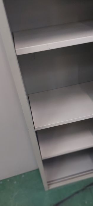 Armários metálico cor cinzento