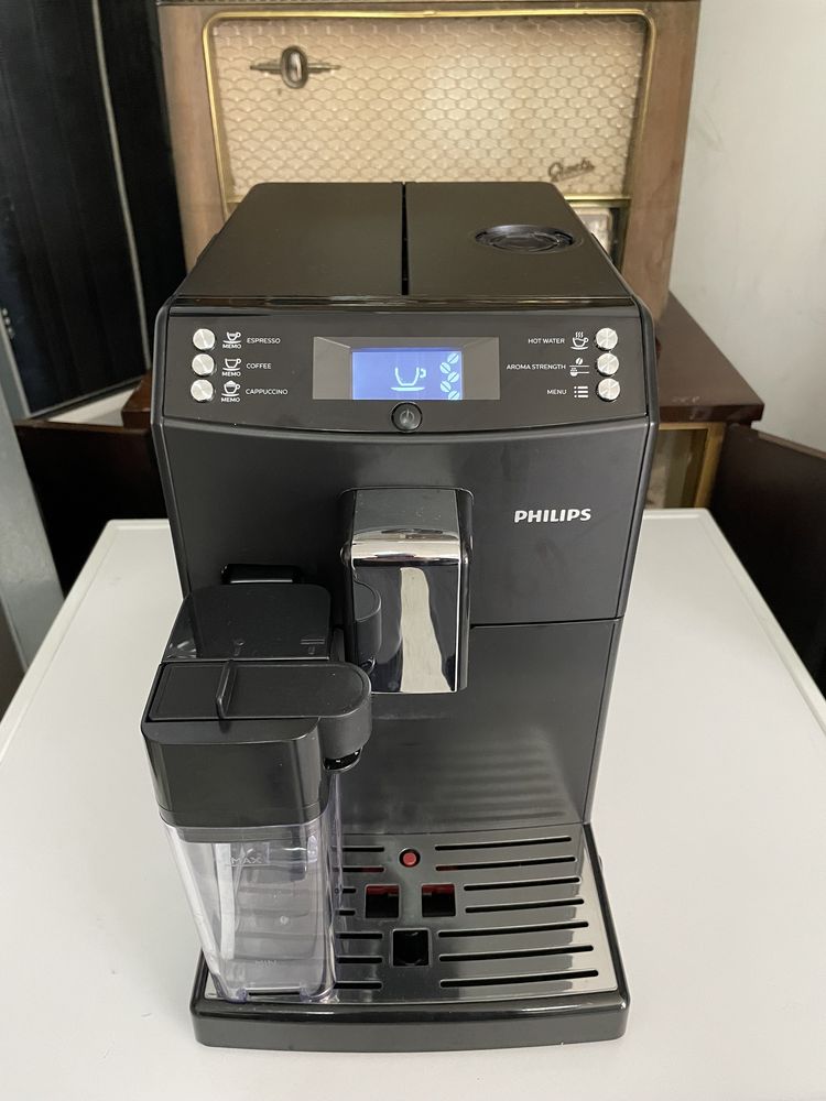 Кофемашина Philips EP3550 из Германии после ТО  2017 г.в.