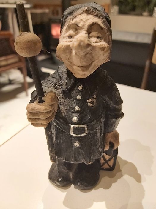 Figurka latarnika