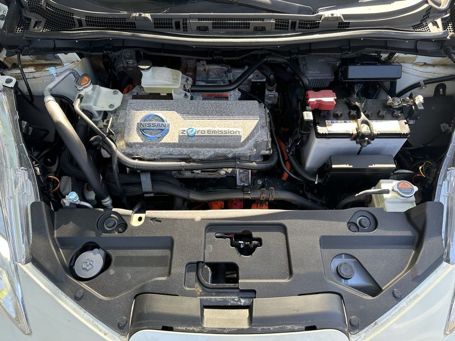 Продам Nissan Leaf