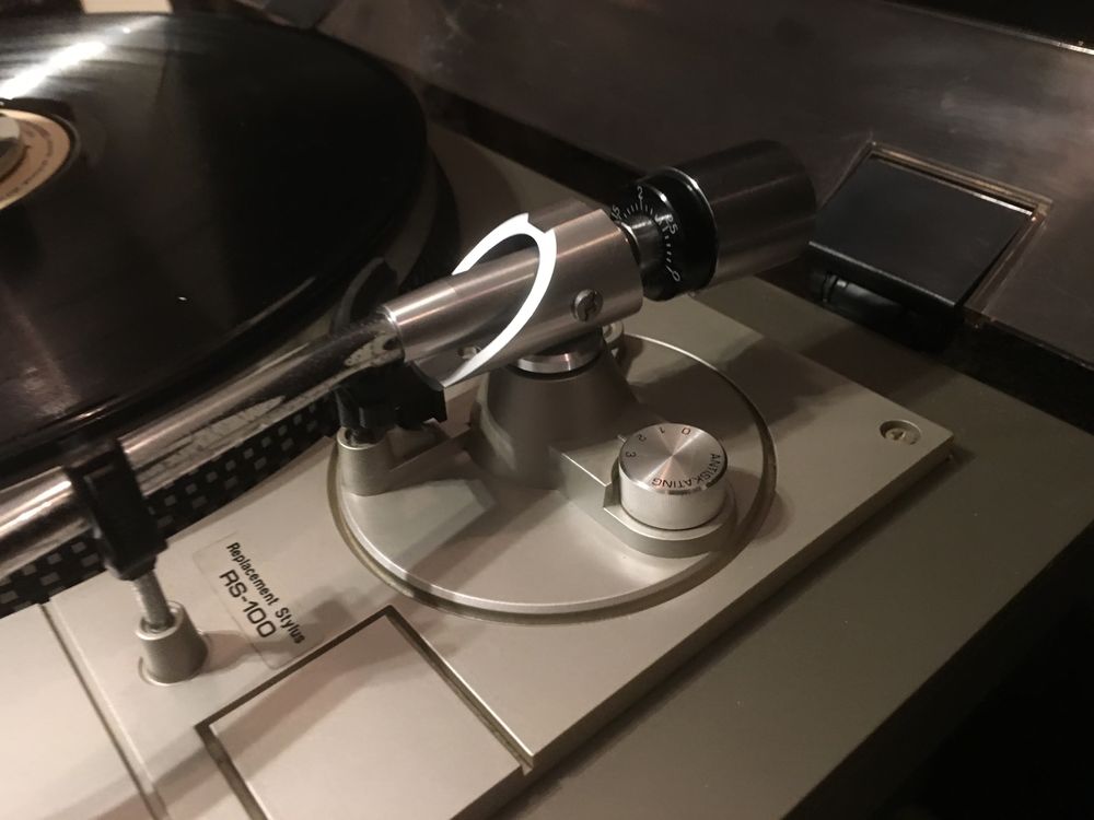 GRAMOFON AKAI AP 206 C (direct drive)