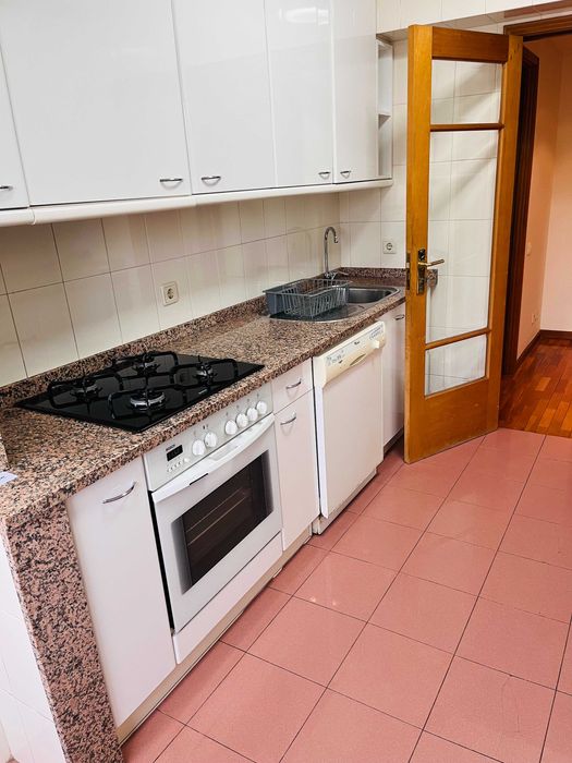 T2 com garagem junto à Quinta do Covêlo