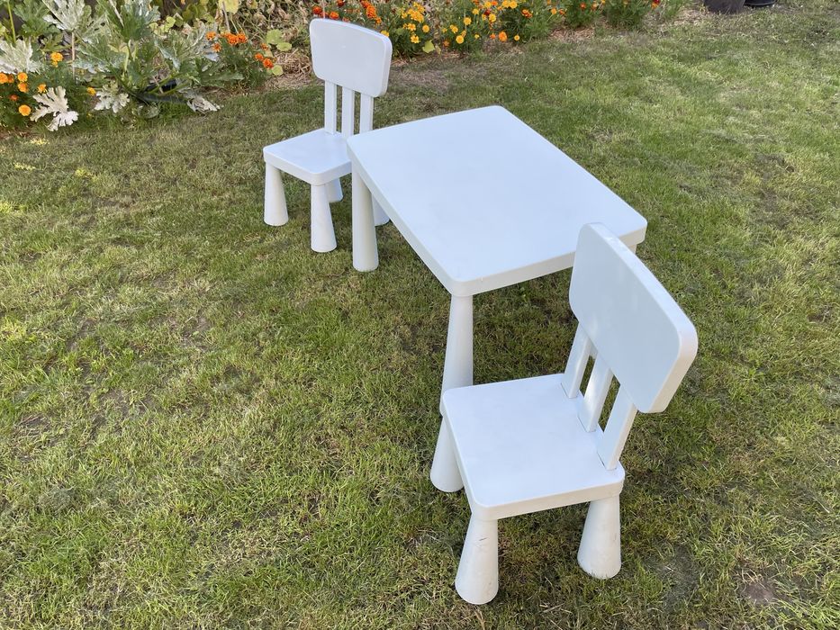 Krzesełka i stolik IKEA Mammut