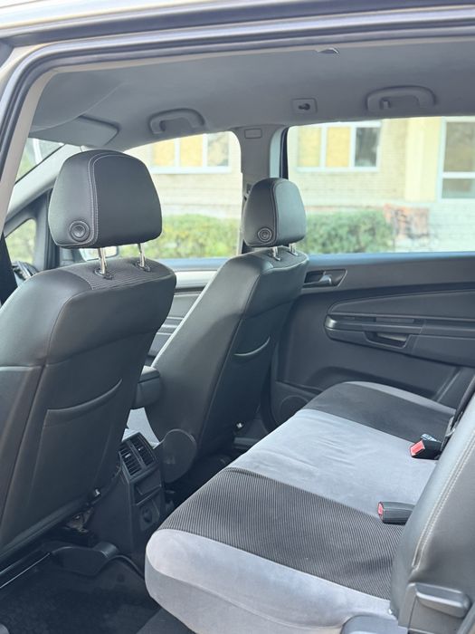 Opel Zafira рестайлинг