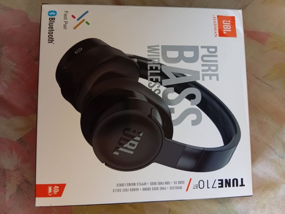 Продам наушники JBL tune 710bt