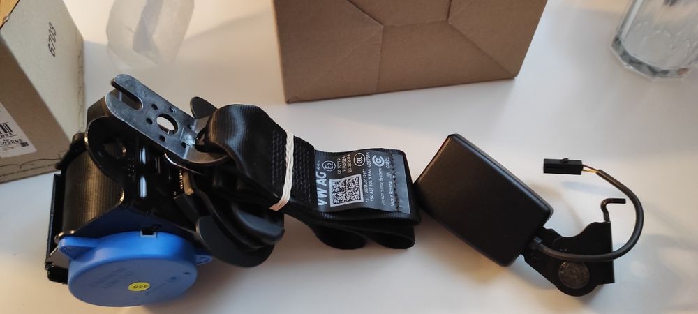 Komplet nowych pasów bezpieczeństwa oraz zapięć tył VW UP Skoda CityGO