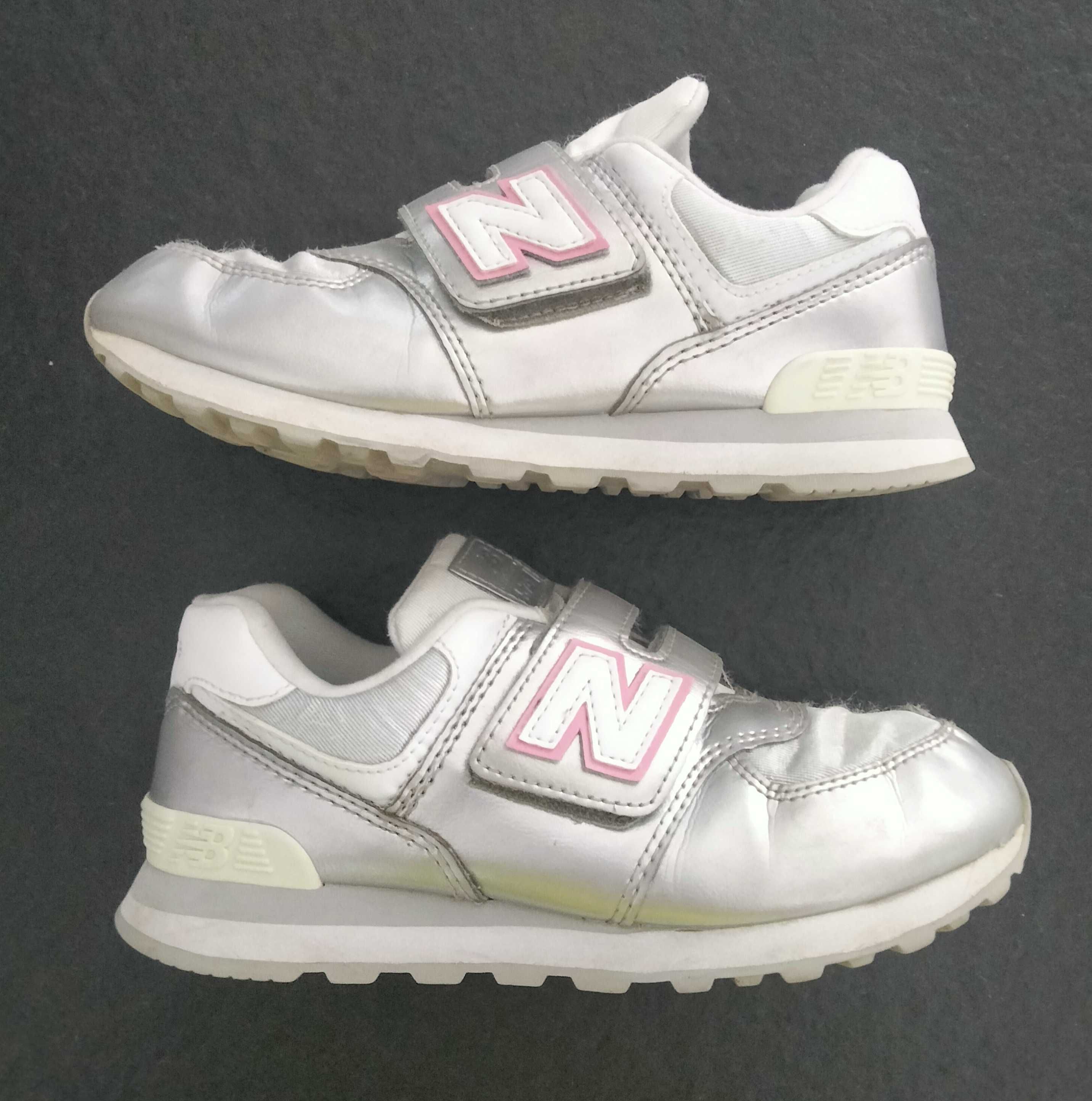 Buty New Balance srebrne 33