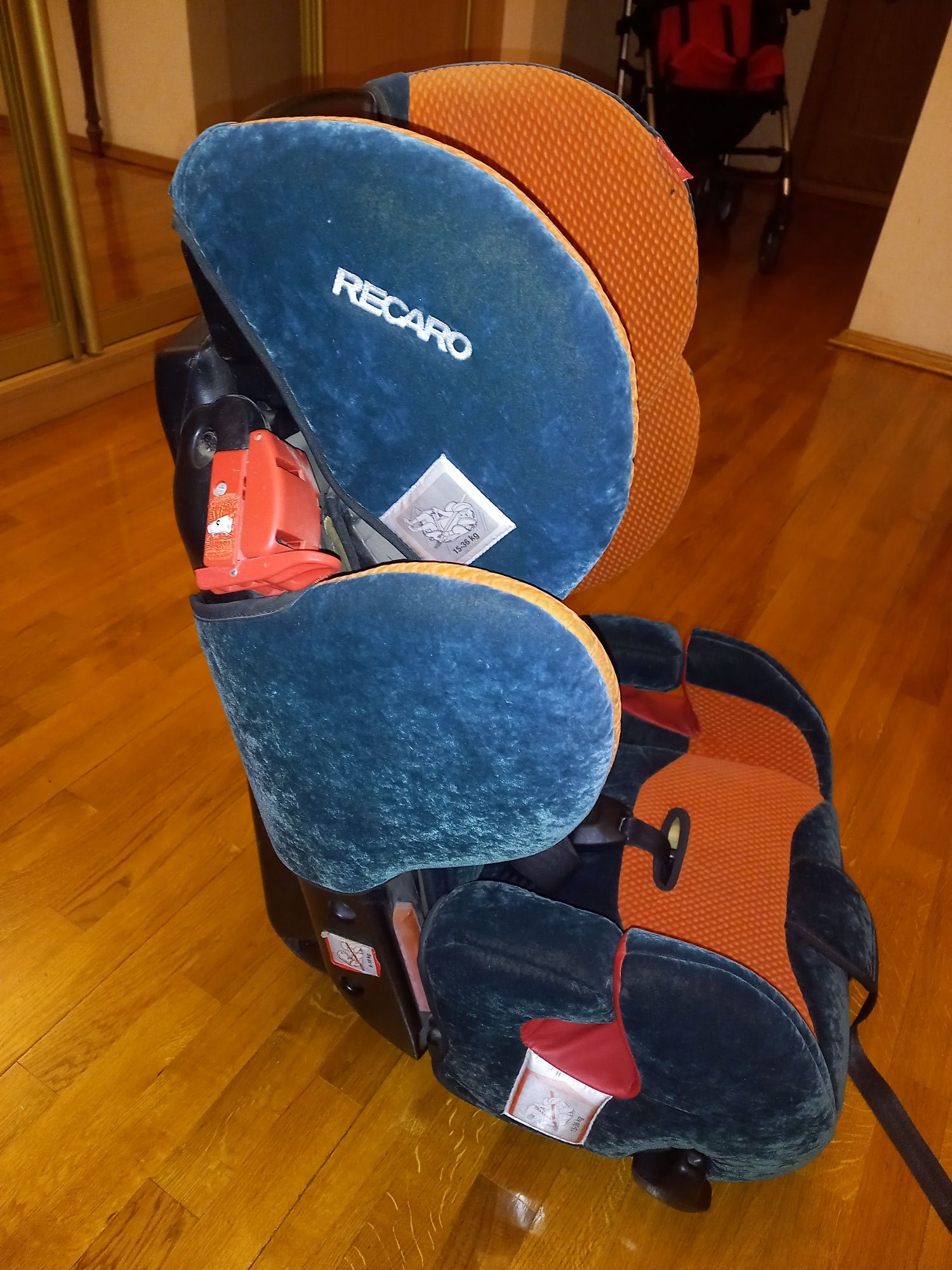 Автокрісло RECARO Young Sport