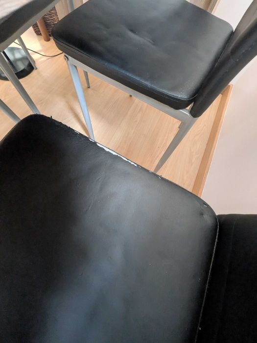 Mesa de jantar com 4 cadeiras