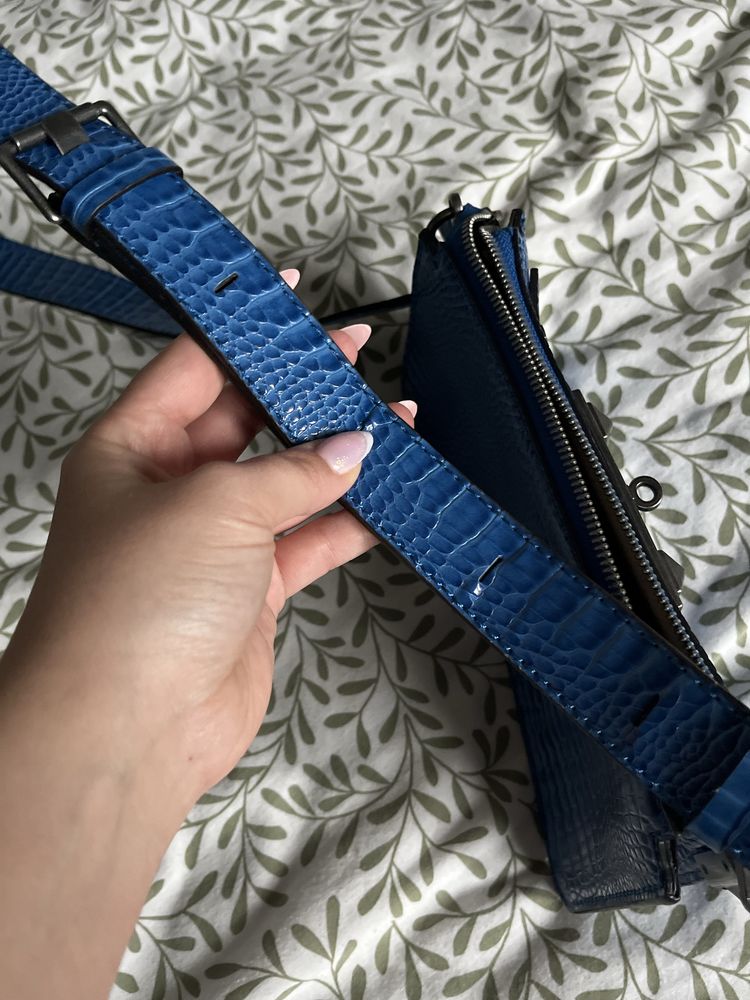 Torebka guess raffie mini print croco