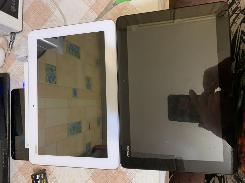 Планшети Асус та самсунг на запчастини