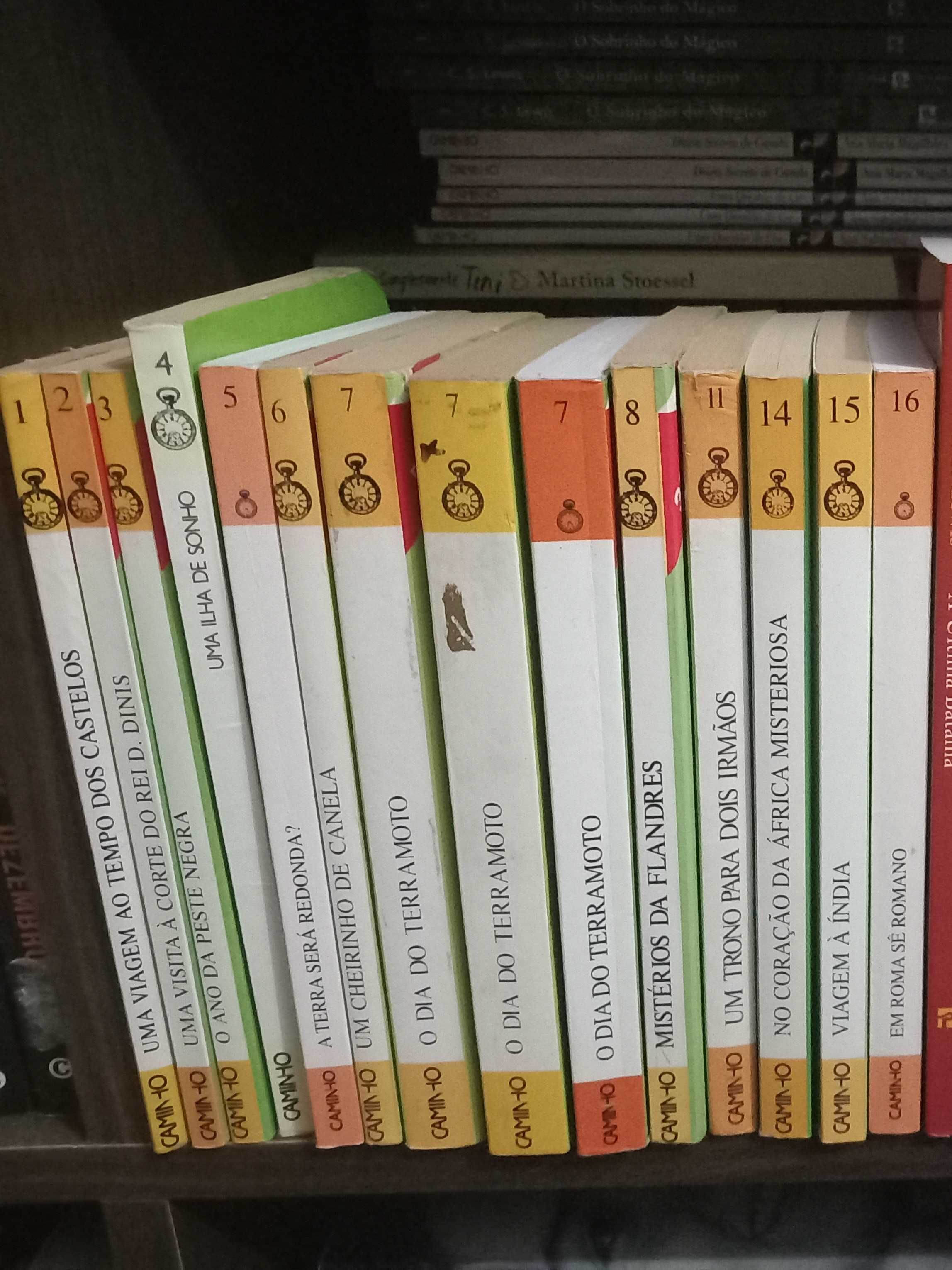 Livros Coleção Viagens no Tempo de Ana Maria Magalhães e Isabel Alçada
