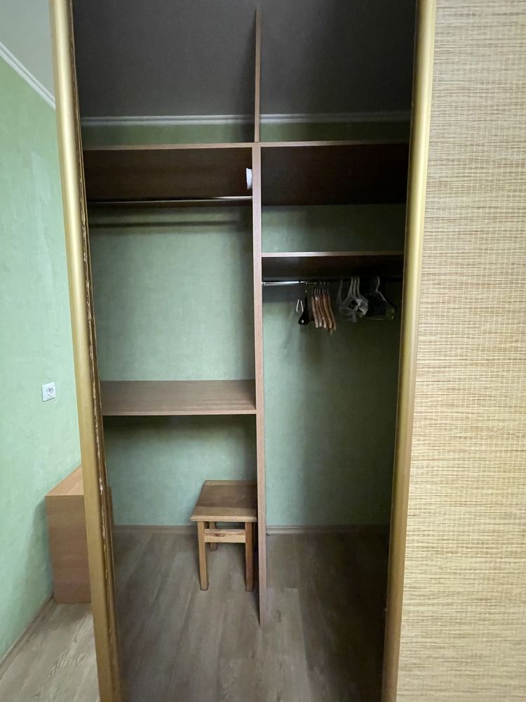 Простора квартира на вул. Драгоманова, 1Г