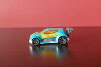 Hot Wheels autko "Resorak Fast 4WD 2013