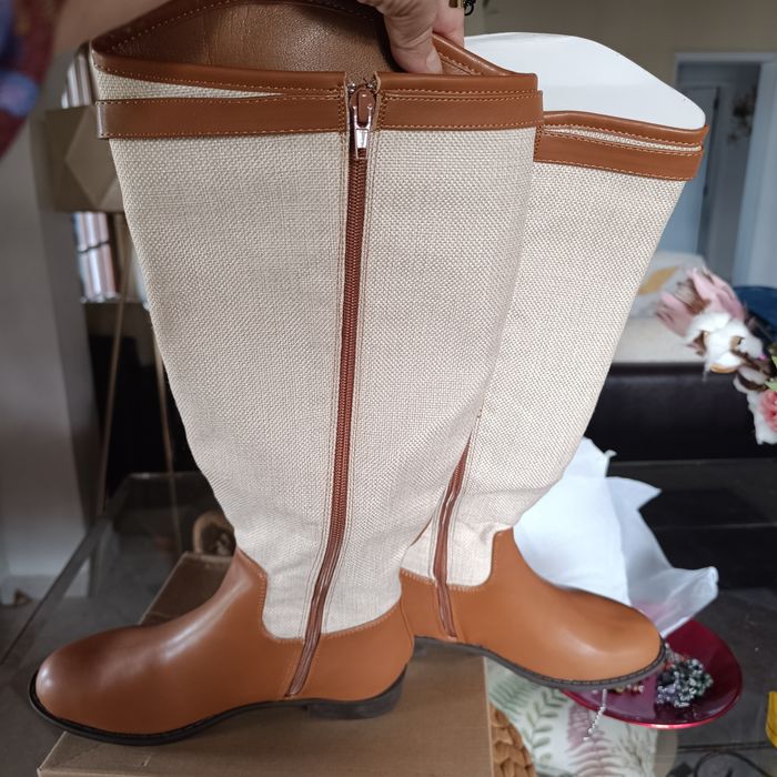 Bota de cano alto camel e bege 
Bota Tipo cavaleiro 
N 39 
Nunca usada