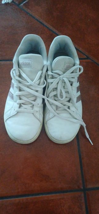 Ténis Adidas tam. 36