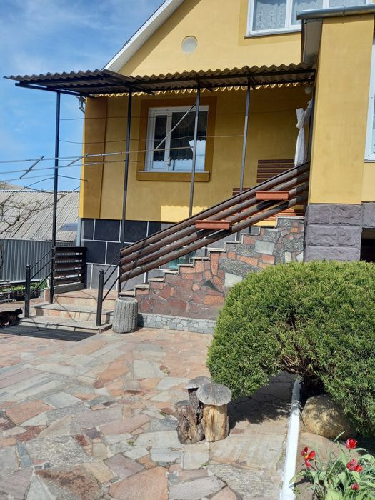 Продам будинок в районі крошні