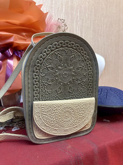 Рюкзак натуральна шкіра бежевий сірий модний