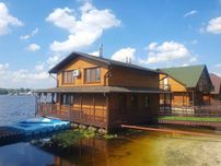 Продаж двоповерхового плавбудинку на Дніпрі, КМ «Золоче»