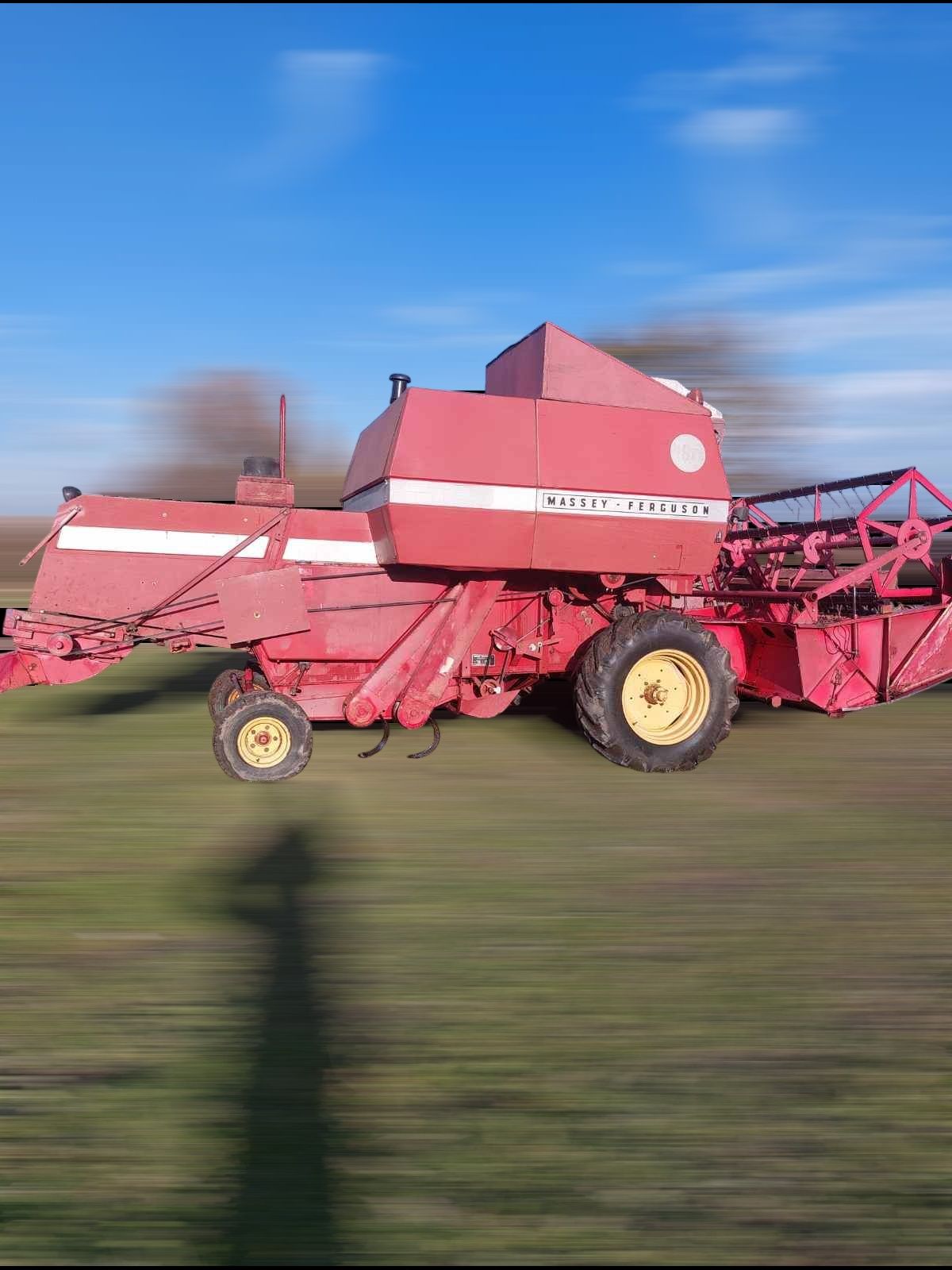 Продається комбайн Massey Ferguson 186