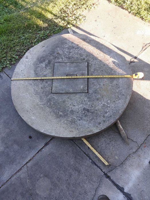 Pokrywa dekiel studni lub szambo