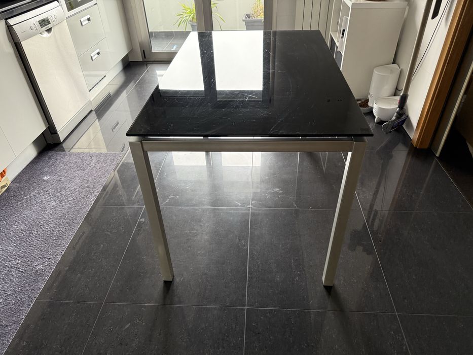 Mesa Cozinha Metal e vidro