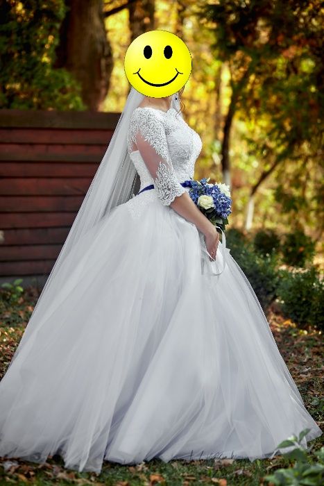 Продам весільну сукню в хорошому стані