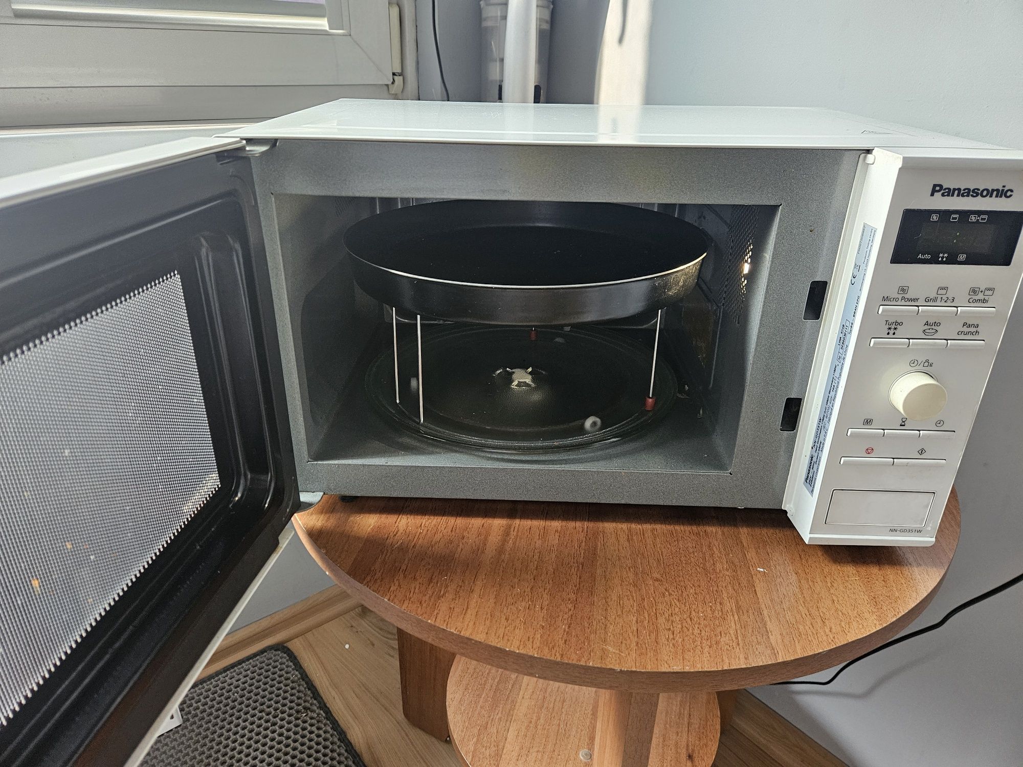 Mikrofalówka Panasonic GD351