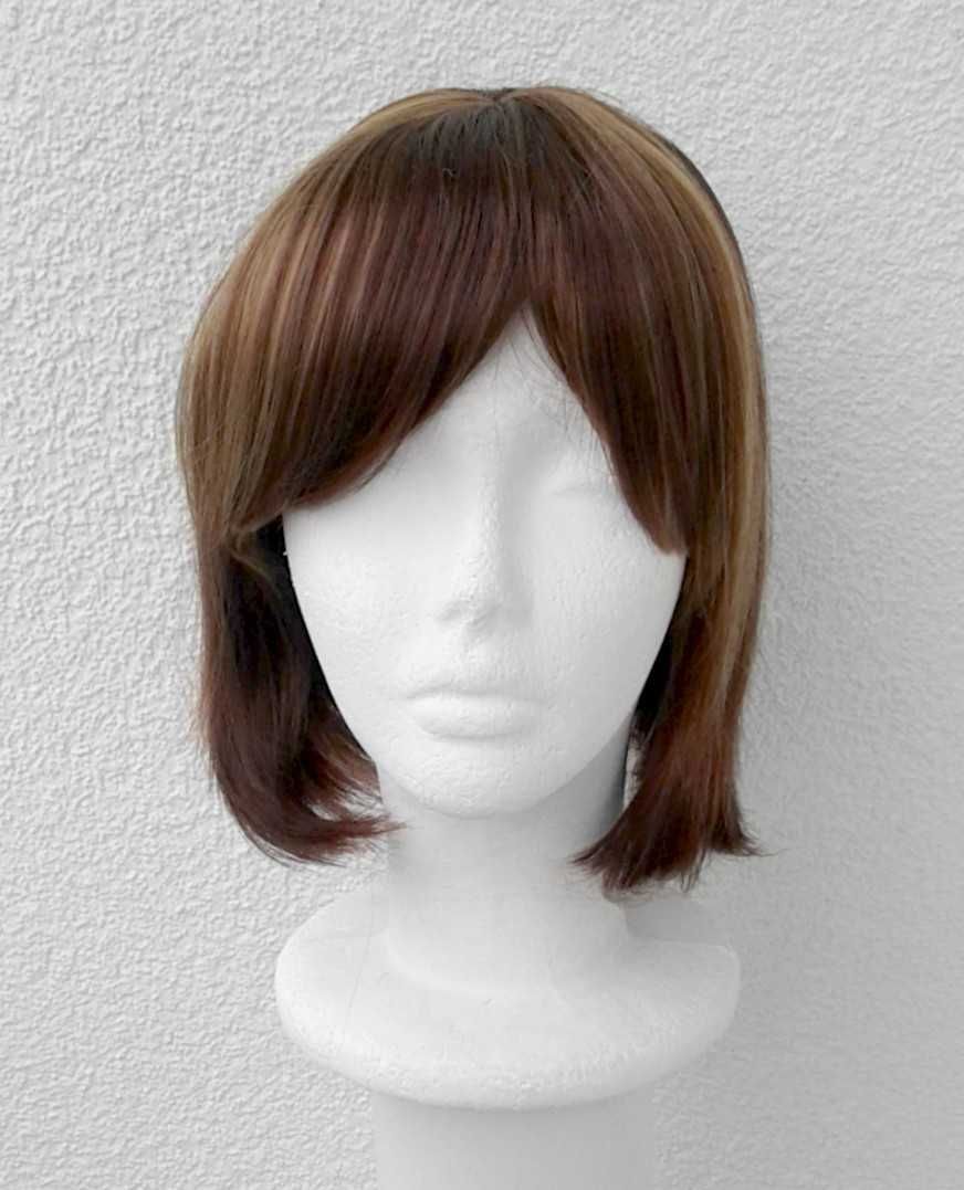 Krótka brązowa peruka z prostą grzywką z pasemkami cosplay wig bob