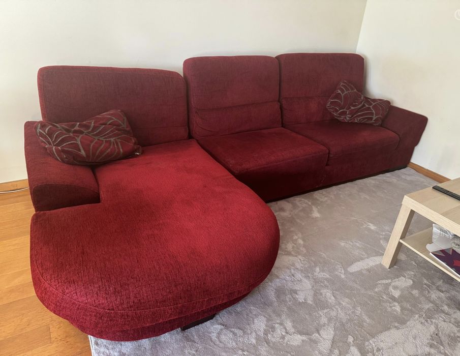 Sofá Chaise Longue Vermelho  6 lugares — 295 cm  Excelente preço: 150€
