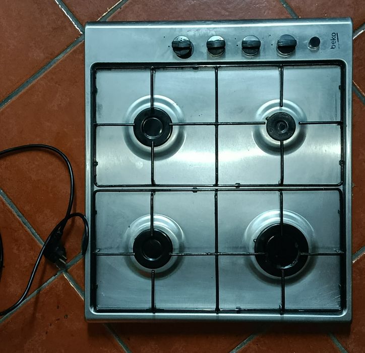 Fogão Beko de 4 bocas com isqueiro elétrico automático. SÓ 70€!!!