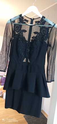 Wyjątkowa mała czarna sukienka z baskinką M