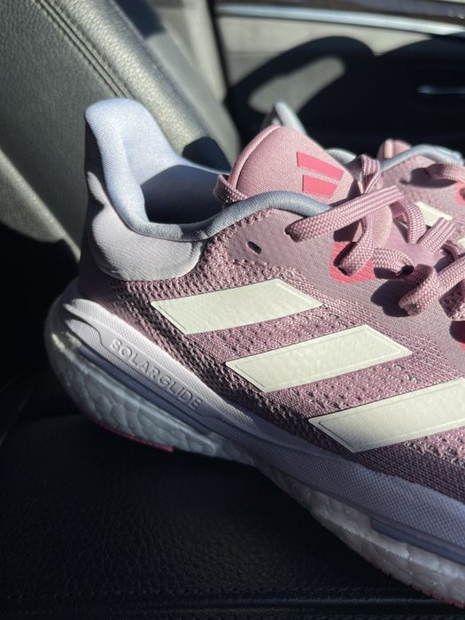 Продам кросівки adidas