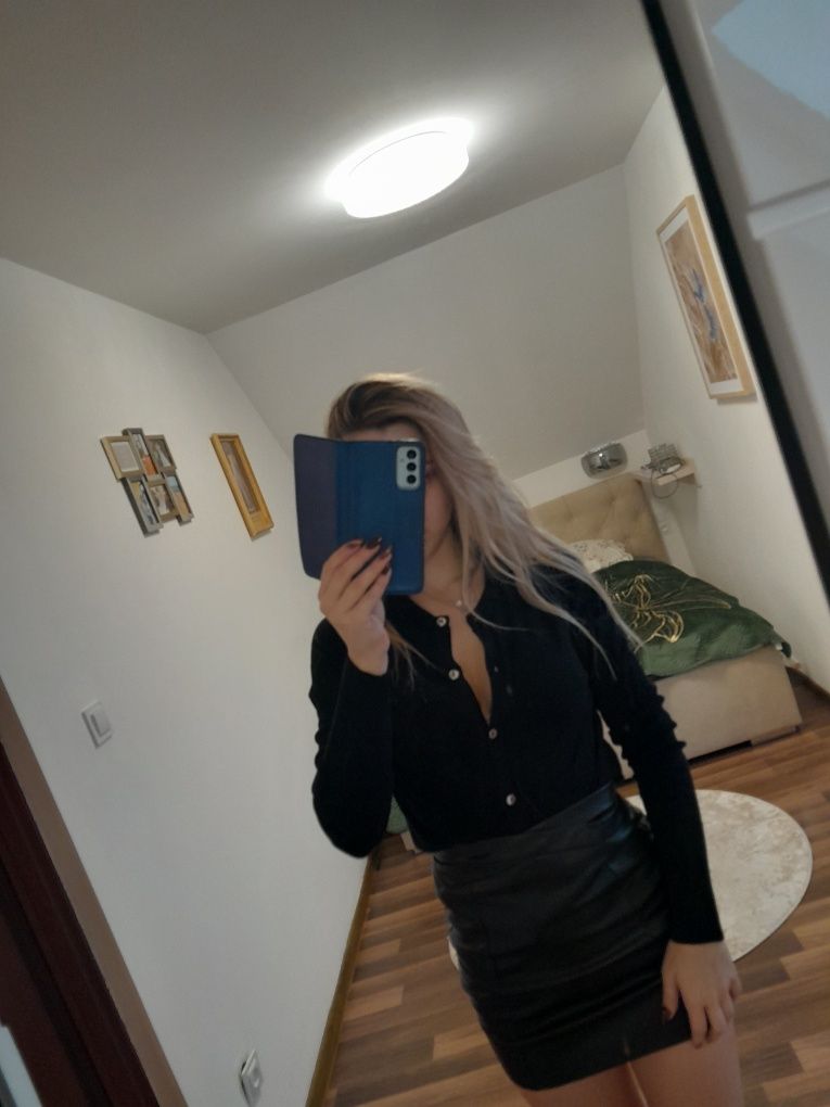 Kardigan sweter sweterek basic czarny rozpinany guziki viskoza dekolt