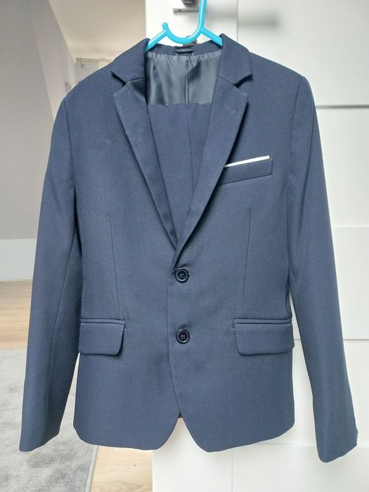 Garnitur chłopięcy rozm. 140 kolor ciemny granat