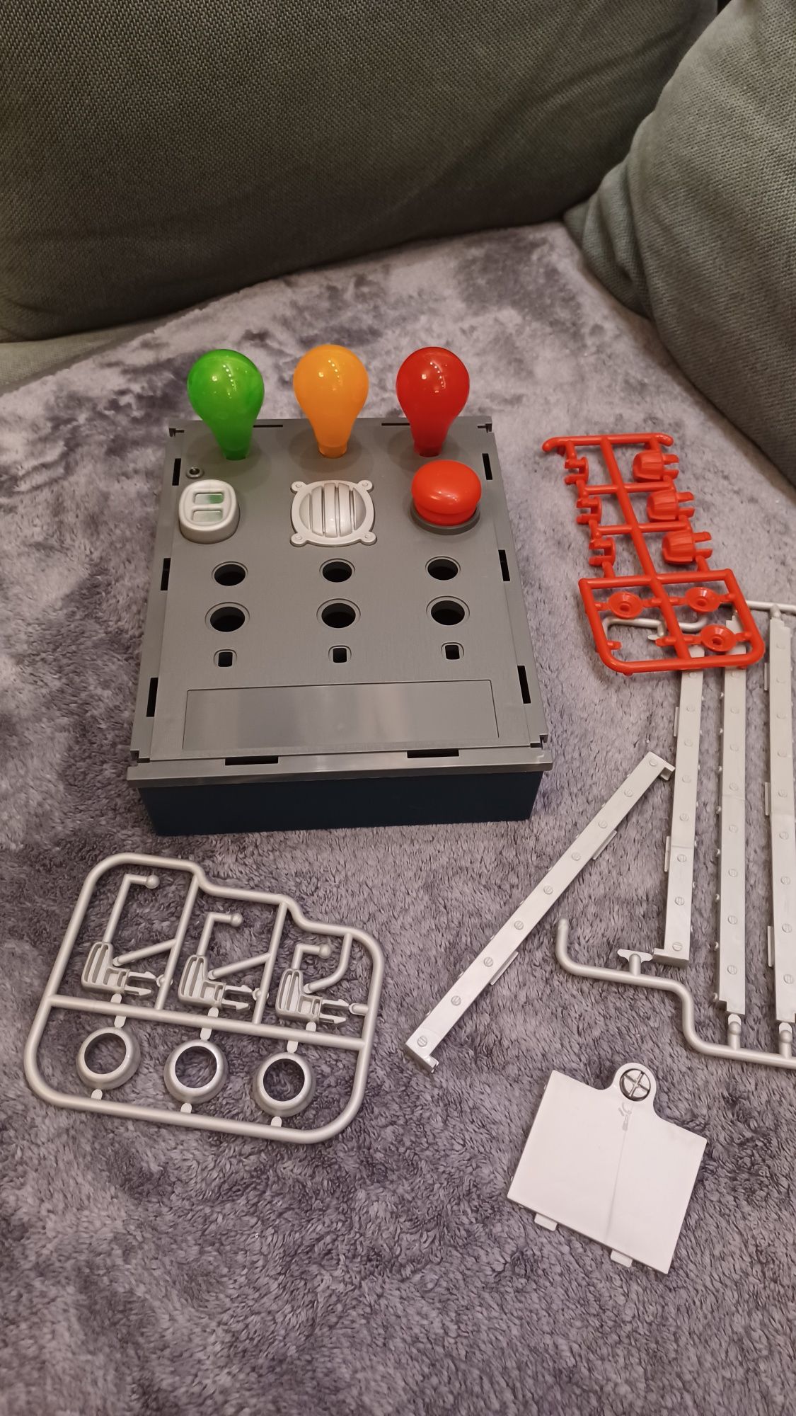IMC TOYS Gra planszowa Wykrywacz klamstw wersja  włoska