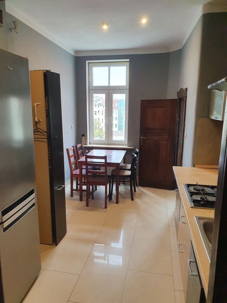 Pokoj 20m2 +taras /duży balkon 1/2os.