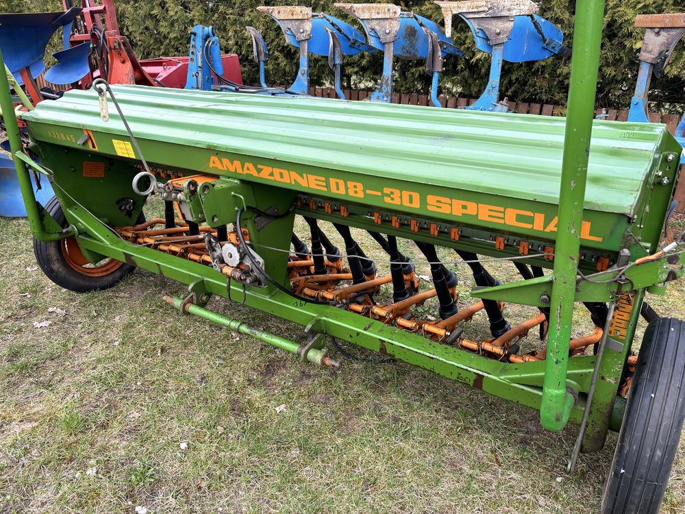 Siewnik Amazone D8 30 special 3 metry zboże trawa poplon