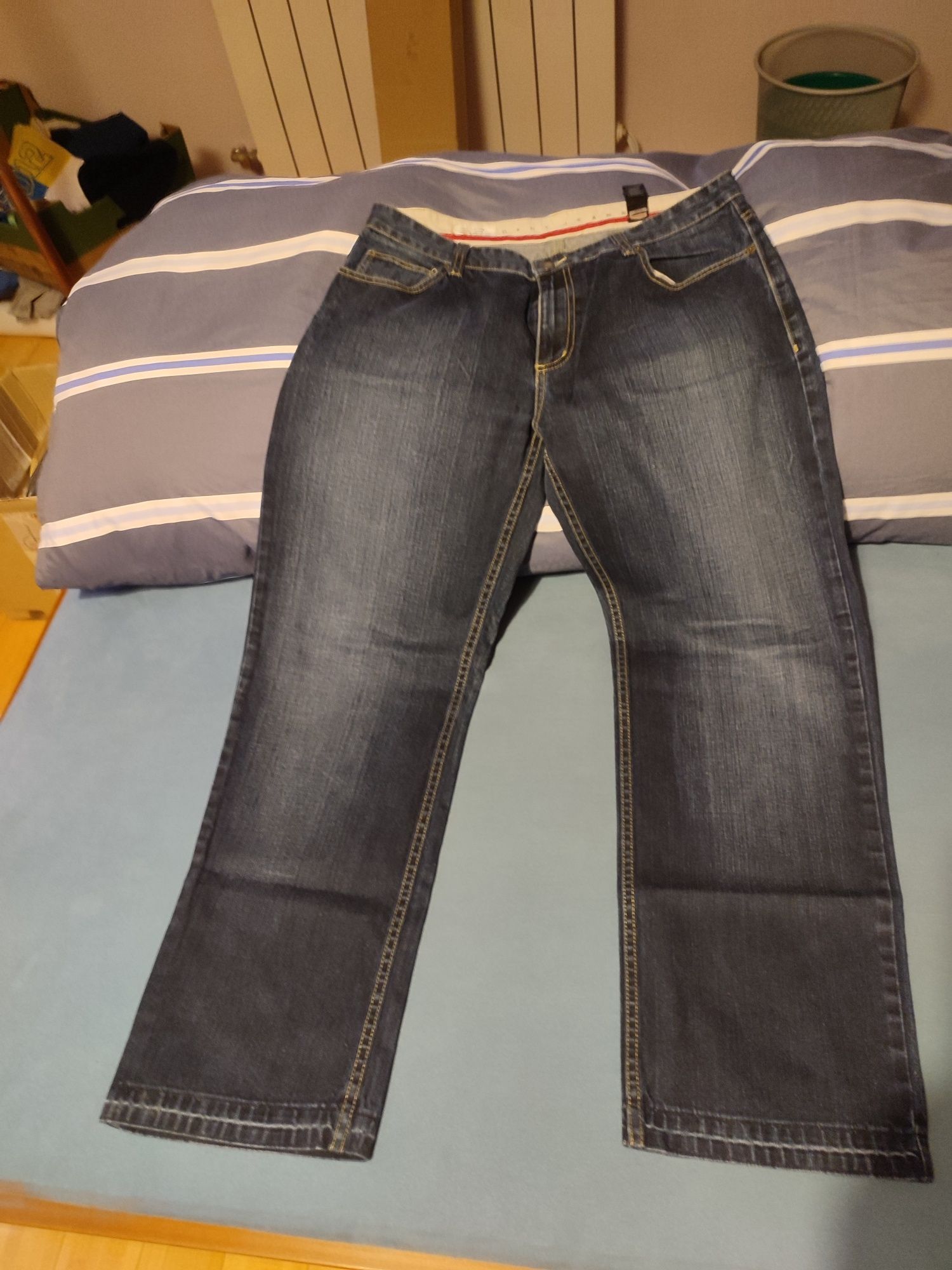 Spodnie DKNY Jeans 33/30